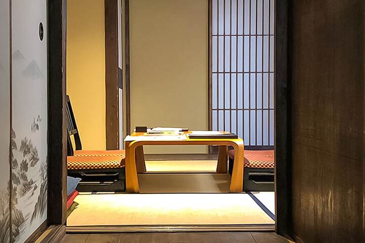 Room 12 of 51