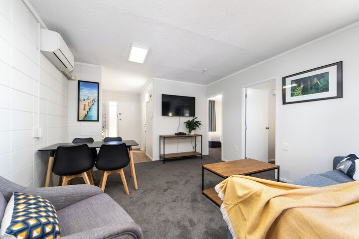 Room 6 of 34