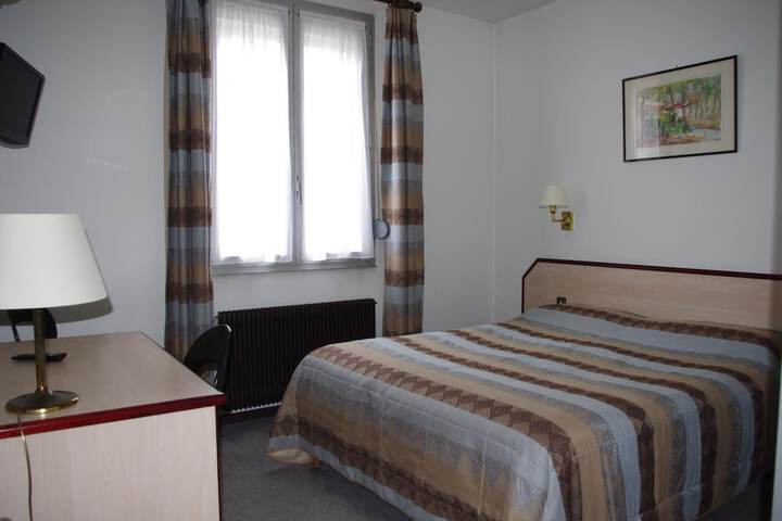 Room 16 of 30