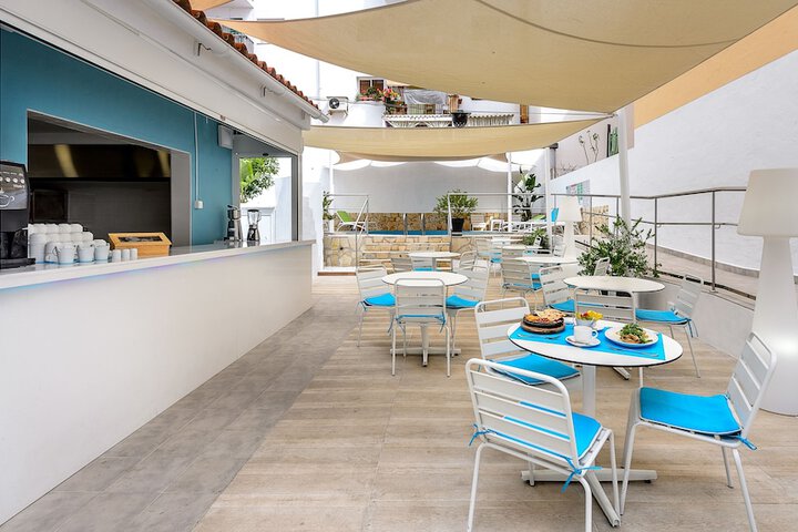 Pools & Facilities