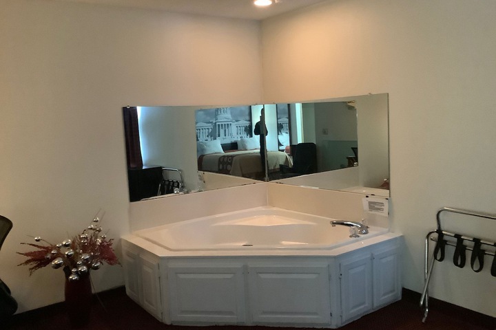 1 King Bed (5 of 6)