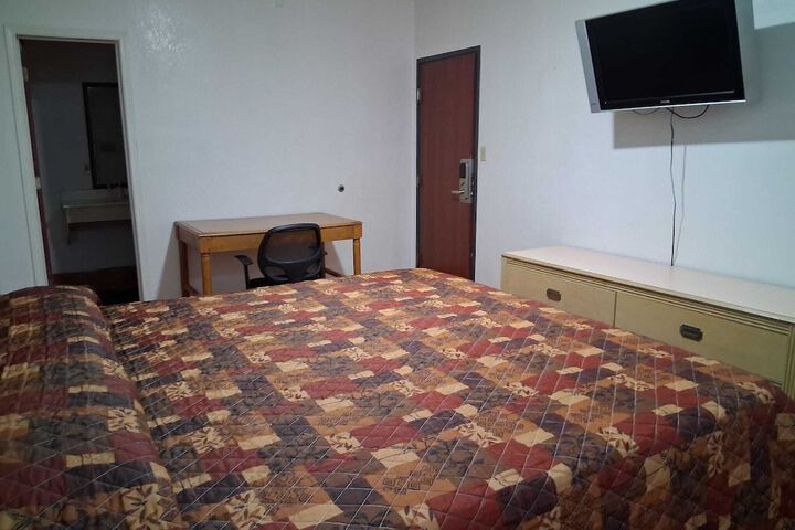 Room 25 of 34