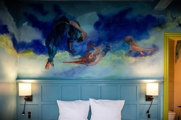 Room 34 of 53
