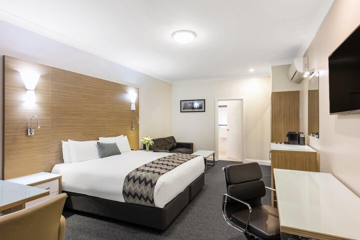 Room 21 of 38