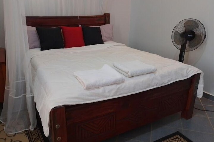 Room 6 of 23