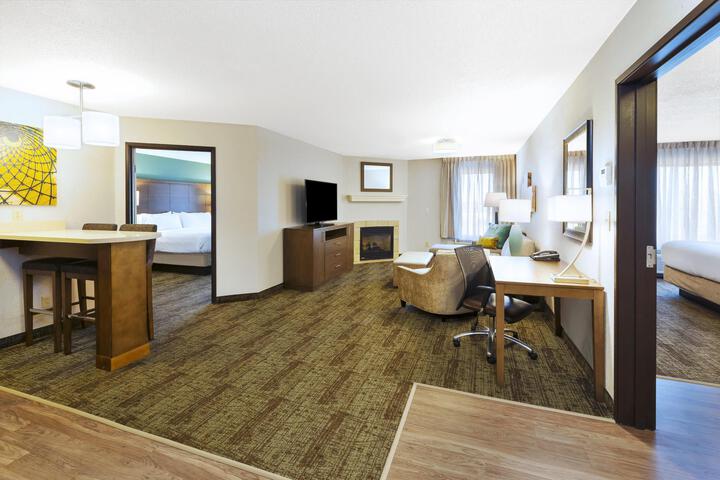 1 King Studio Suite (22 of 41)