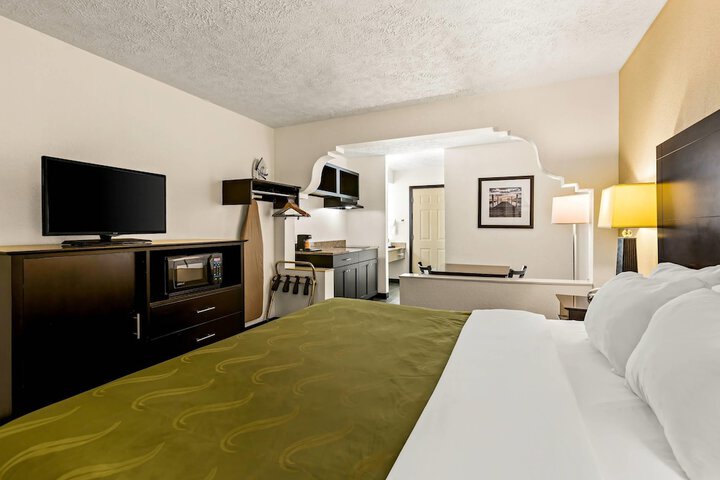 Room 35 of 52