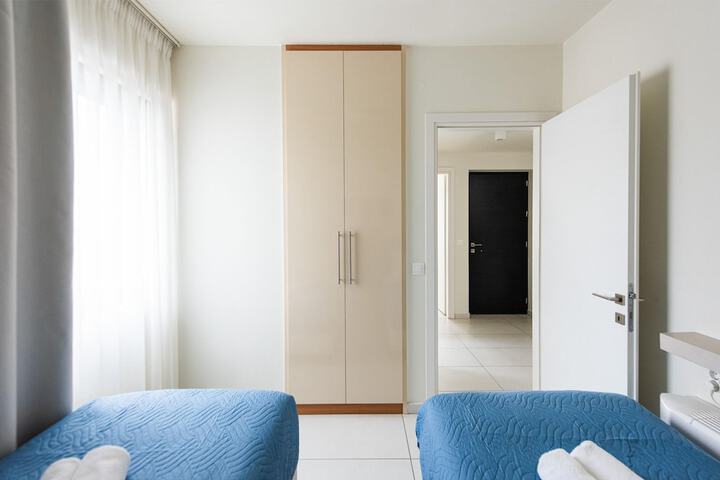 Room 21 of 125