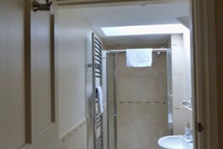 Room 2 of 45