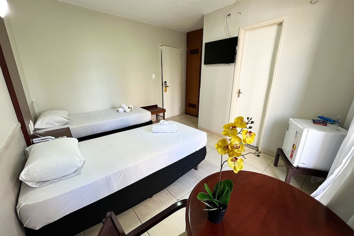 Room 28 of 67