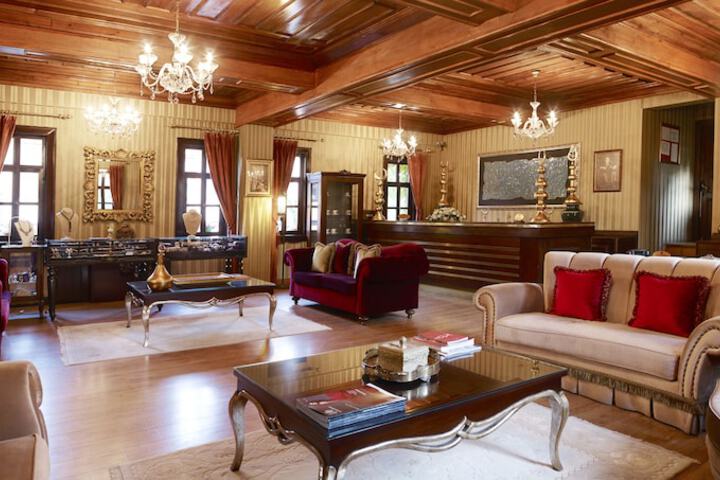 Guest Lobby