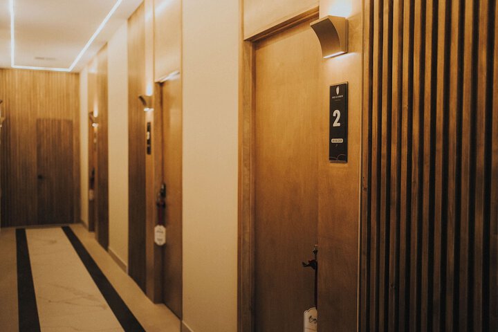 Ballroom/Hall 41 of 74