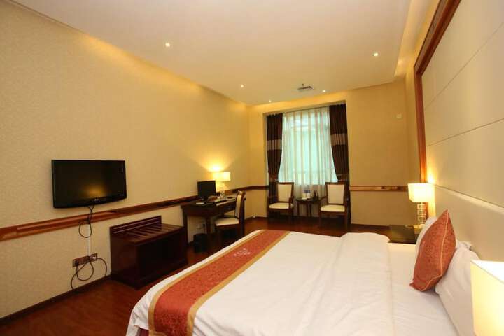 Room 9 of 29