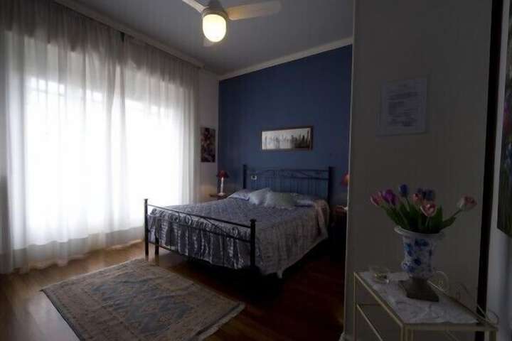 Room 9 of 27