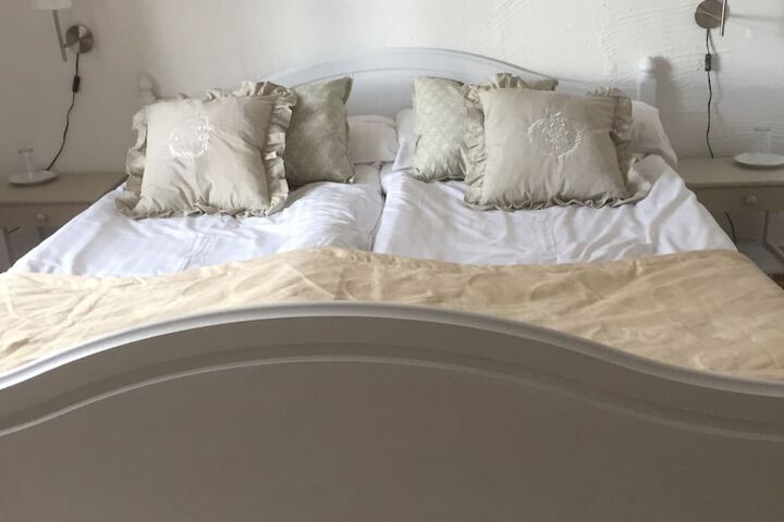 Room 6 of 52