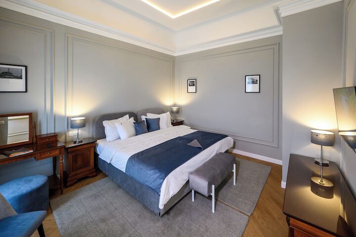 Room 19 of 34