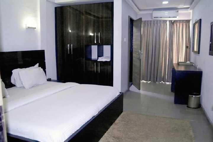 Room 9 of 29