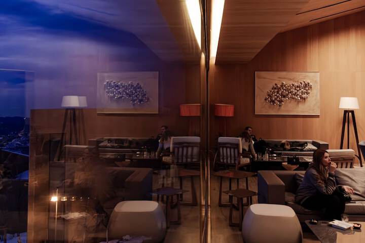 Hotel Interior 4 of 102