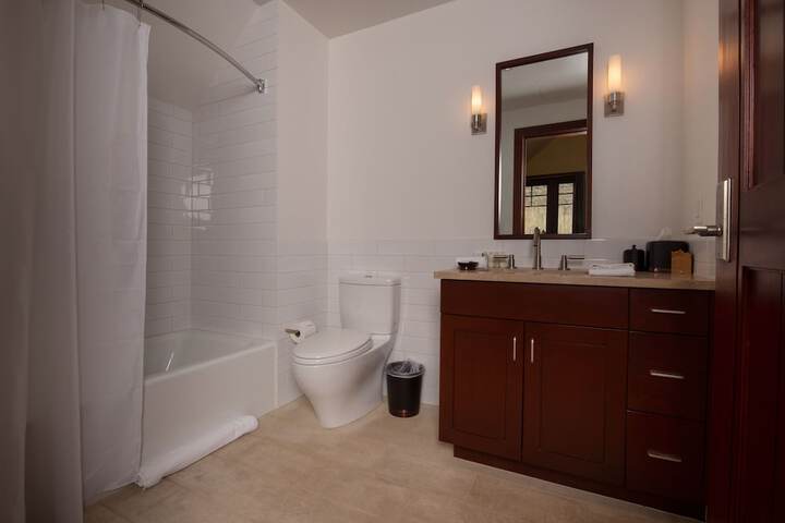 Room 100 of 158