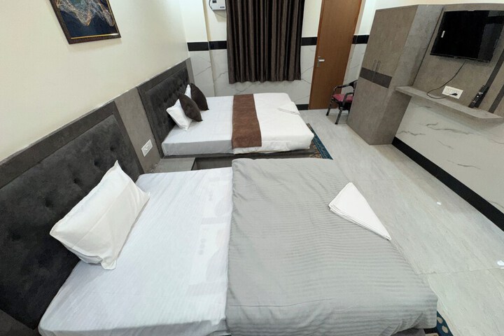 Room 27 of 57