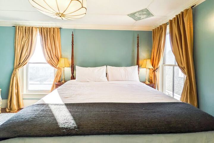 Room 61 of 190
