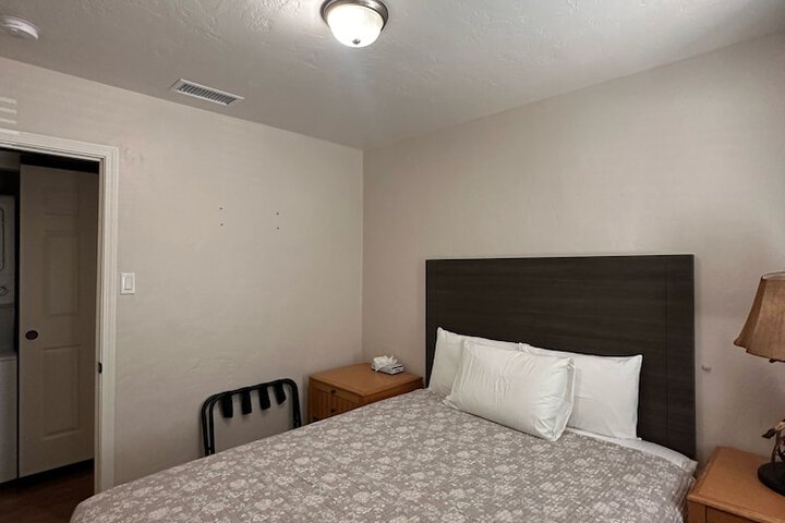 Room 46 of 89