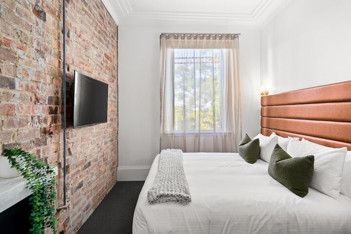 Room 8 of 22