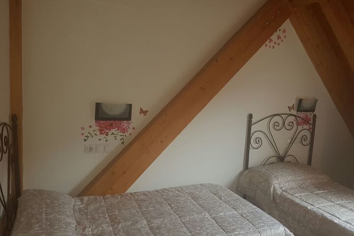 Room 3 of 40