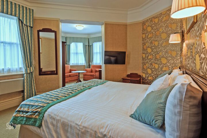 Room 6 of 24