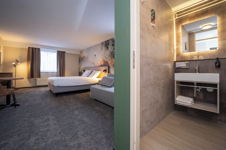 Room 11 of 41