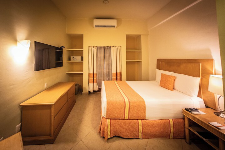 Room 22 of 106