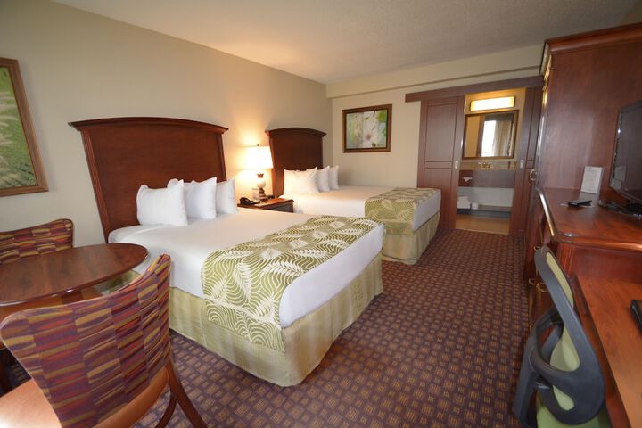 Deluxe Double Room with 2 Double Beds (16 of 17)