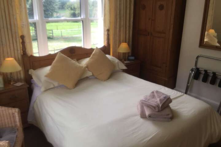 Room 2 of 7