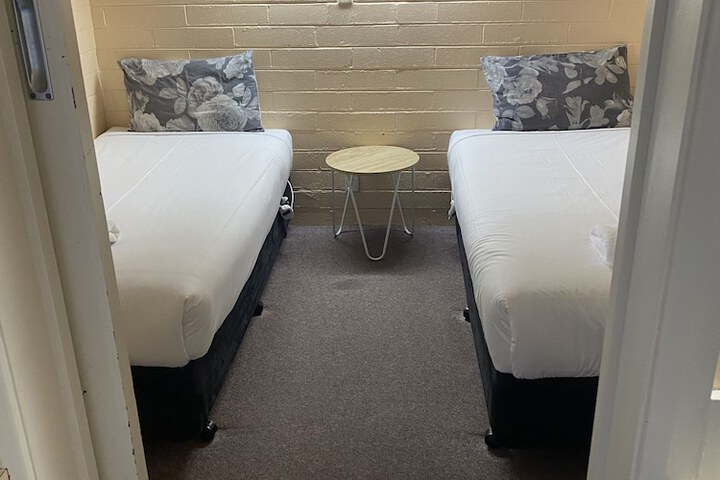 Room 16 of 36
