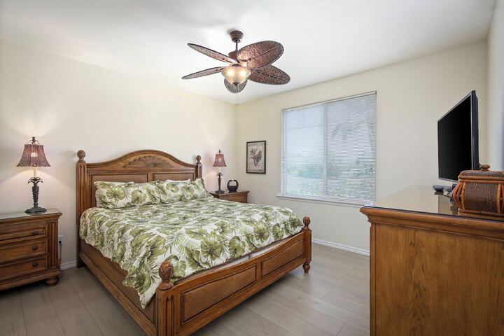 Room 12 of 229