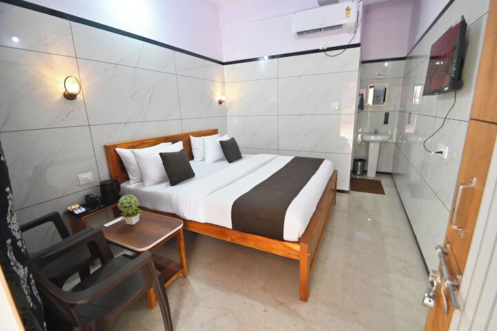 Room 3 of 51