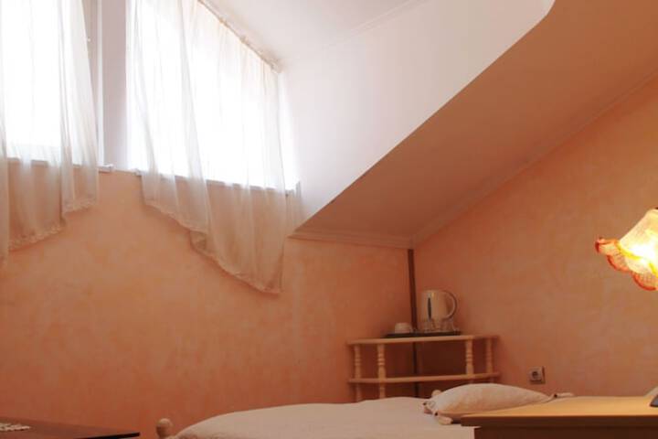 Room 7 of 50