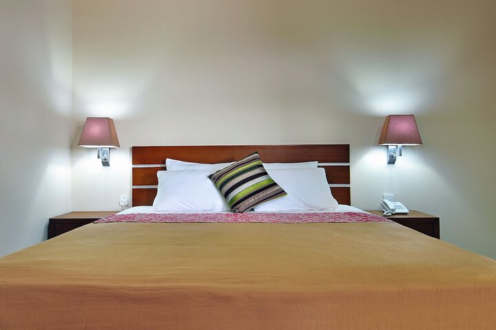 Room 10 of 37