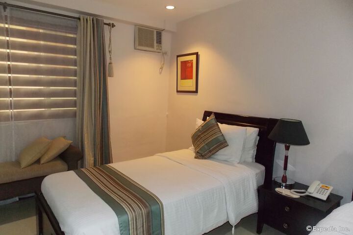 Room 7 of 42