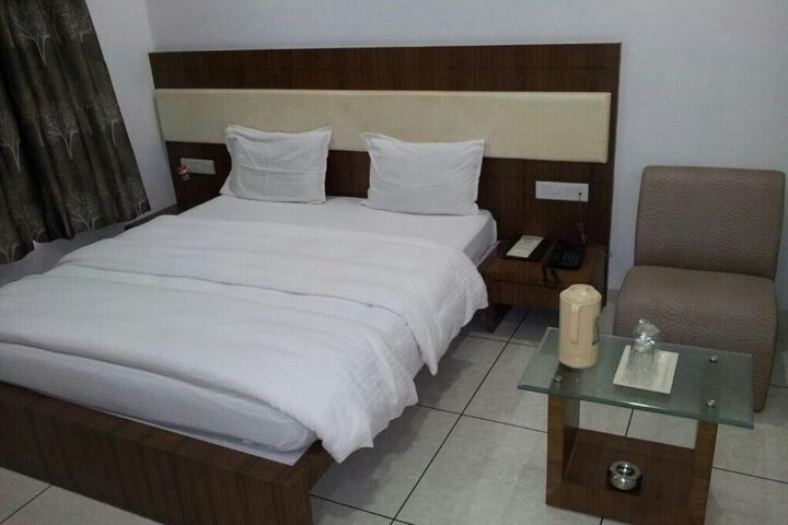 Room 7 of 17
