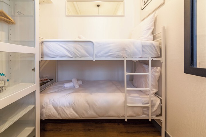 Room 47 of 118