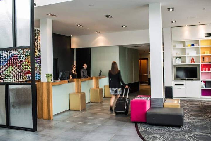 Guest Lobby