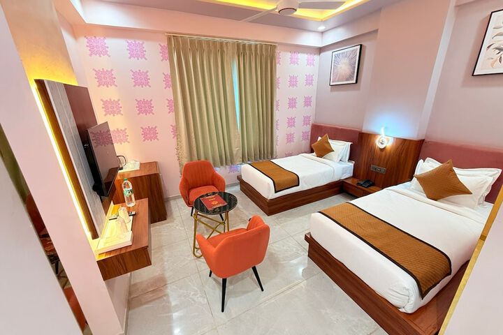 Room 2 of 6