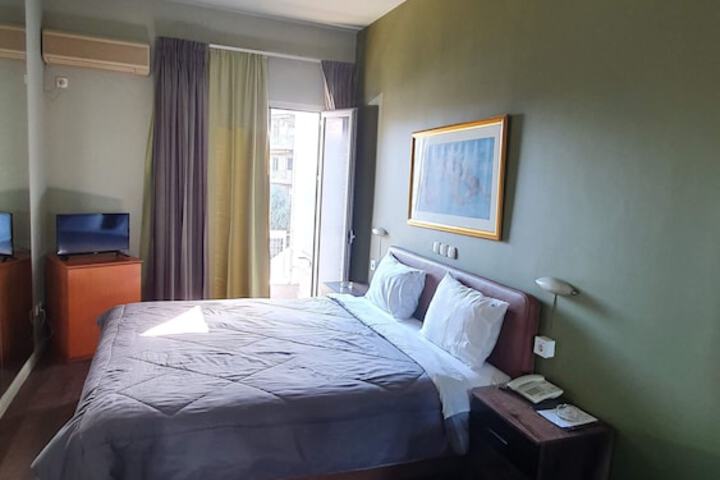 Room 37 of 60