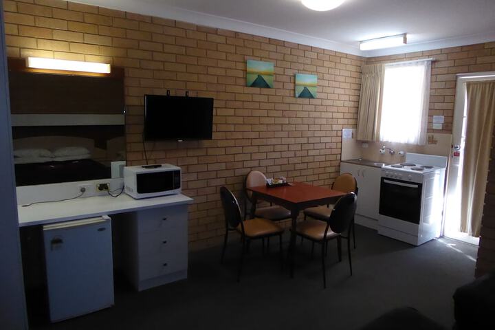 Room 16 of 40