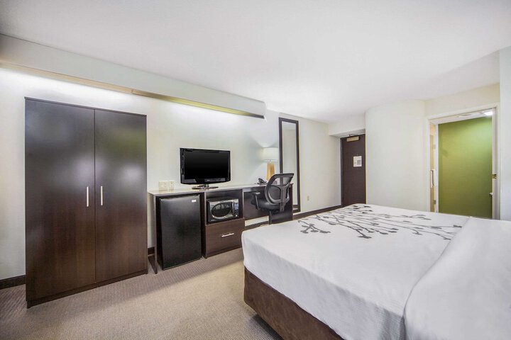 Room 20 of 37