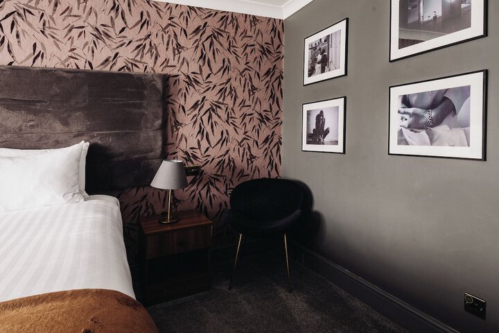 Room 23 of 105