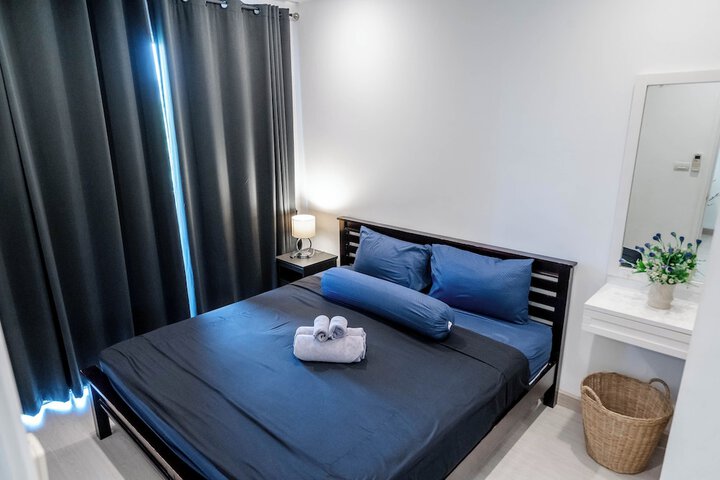Room 15 of 104