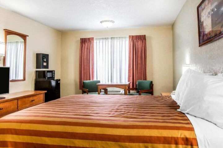 Room 3 of 18