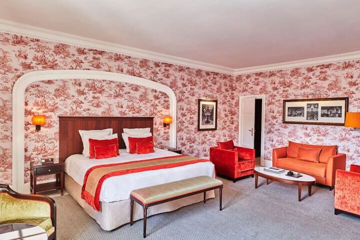 Room 24 of 126